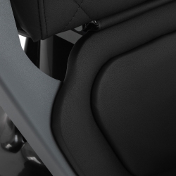 Fotel barberski Gabbiano Bruno czarny z szarą podstawą